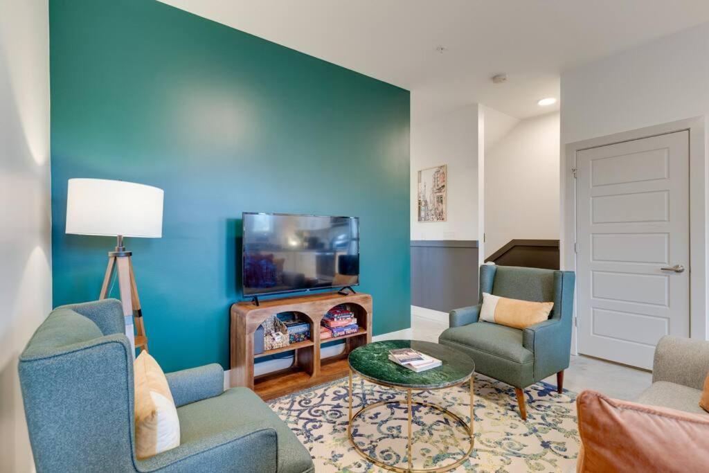 New Design-2 Miles To Broadway Apartment Nashville